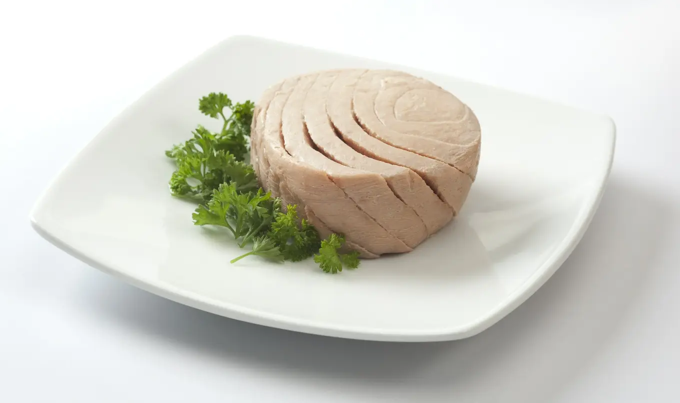 tuńczyk na talerzu